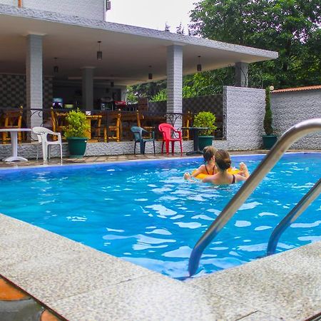 Hulus Hotel Makhinjauri Bagian luar foto