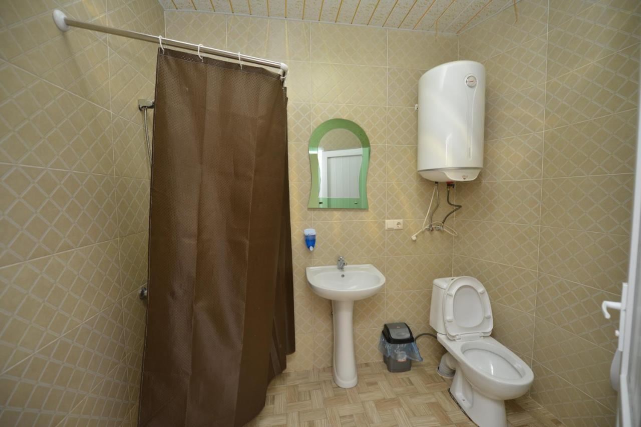 Hulus Hotel Makhinjauri Bagian luar foto