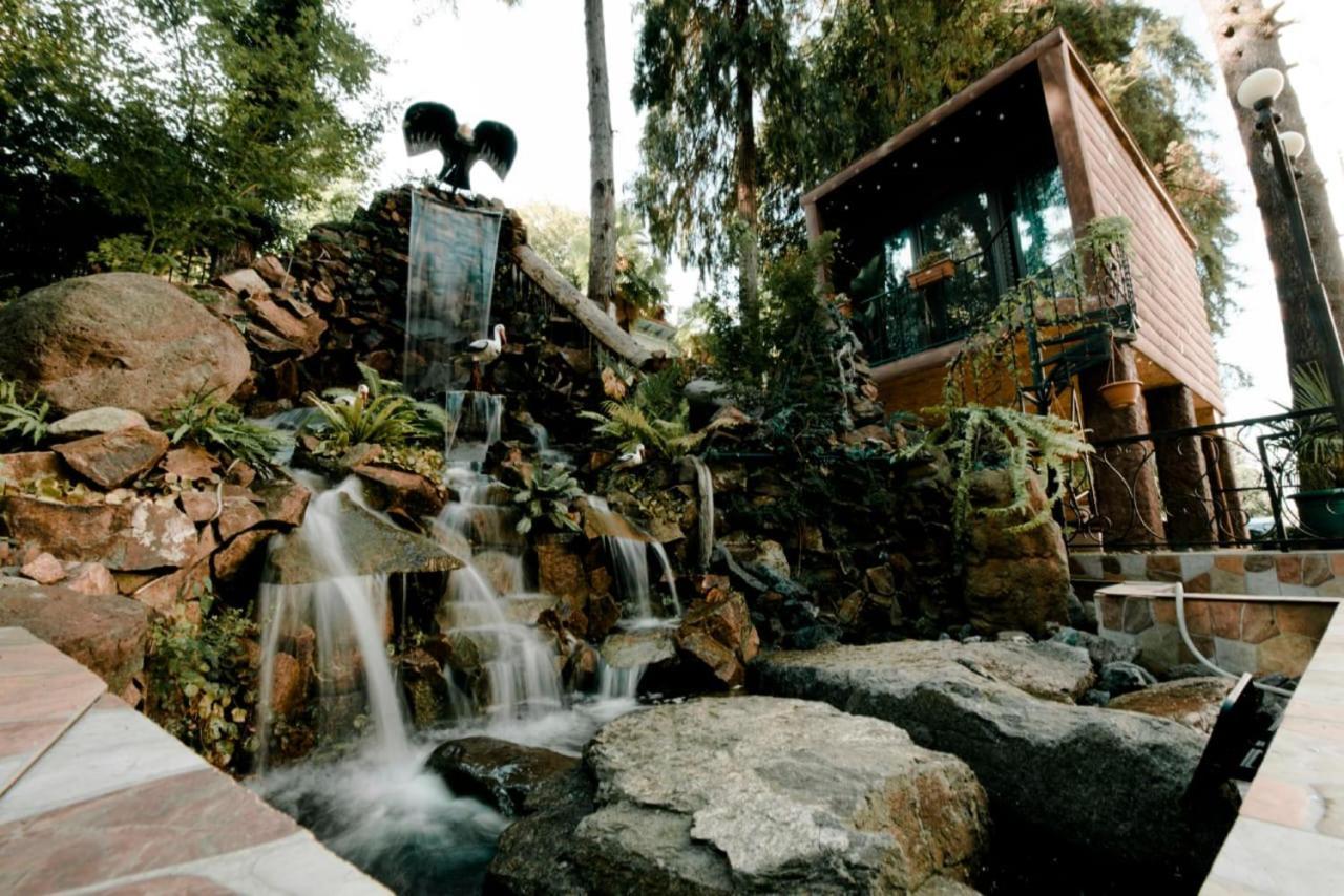 Hulus Hotel Makhinjauri Bagian luar foto