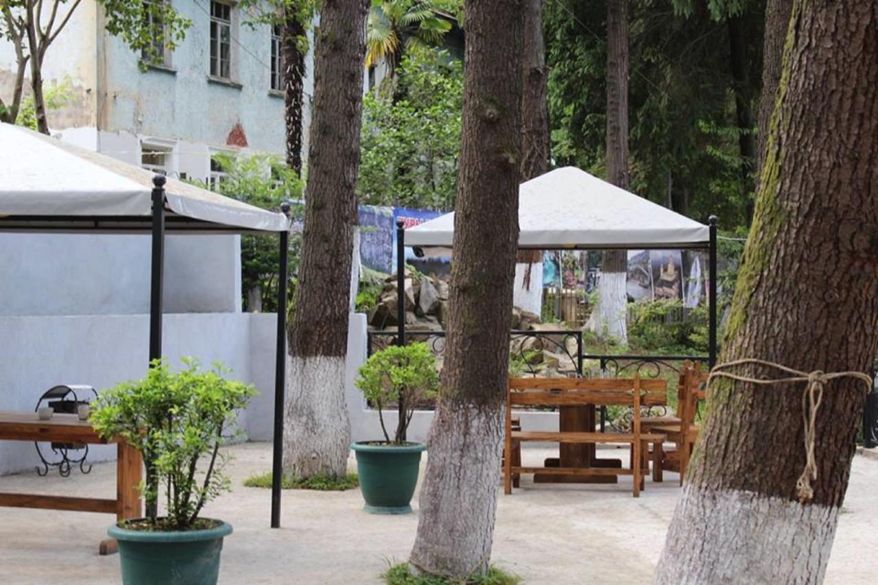 Hulus Hotel Makhinjauri Bagian luar foto