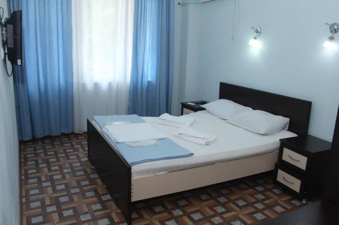 Hulus Hotel Makhinjauri Bagian luar foto