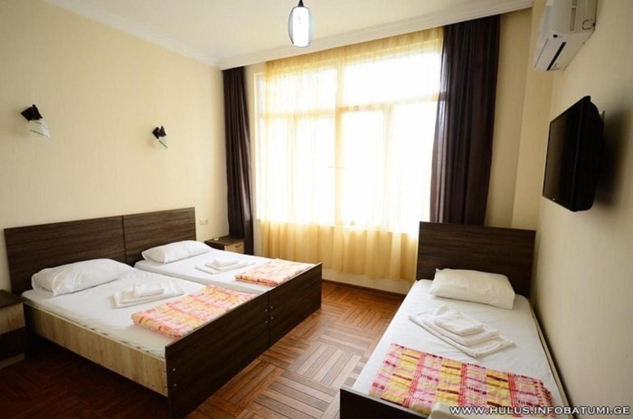 Hulus Hotel Makhinjauri Bagian luar foto