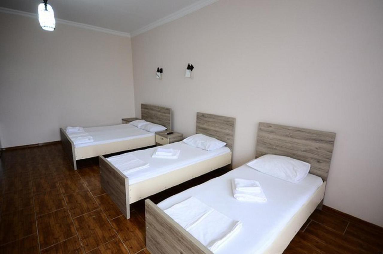 Hulus Hotel Makhinjauri Bagian luar foto