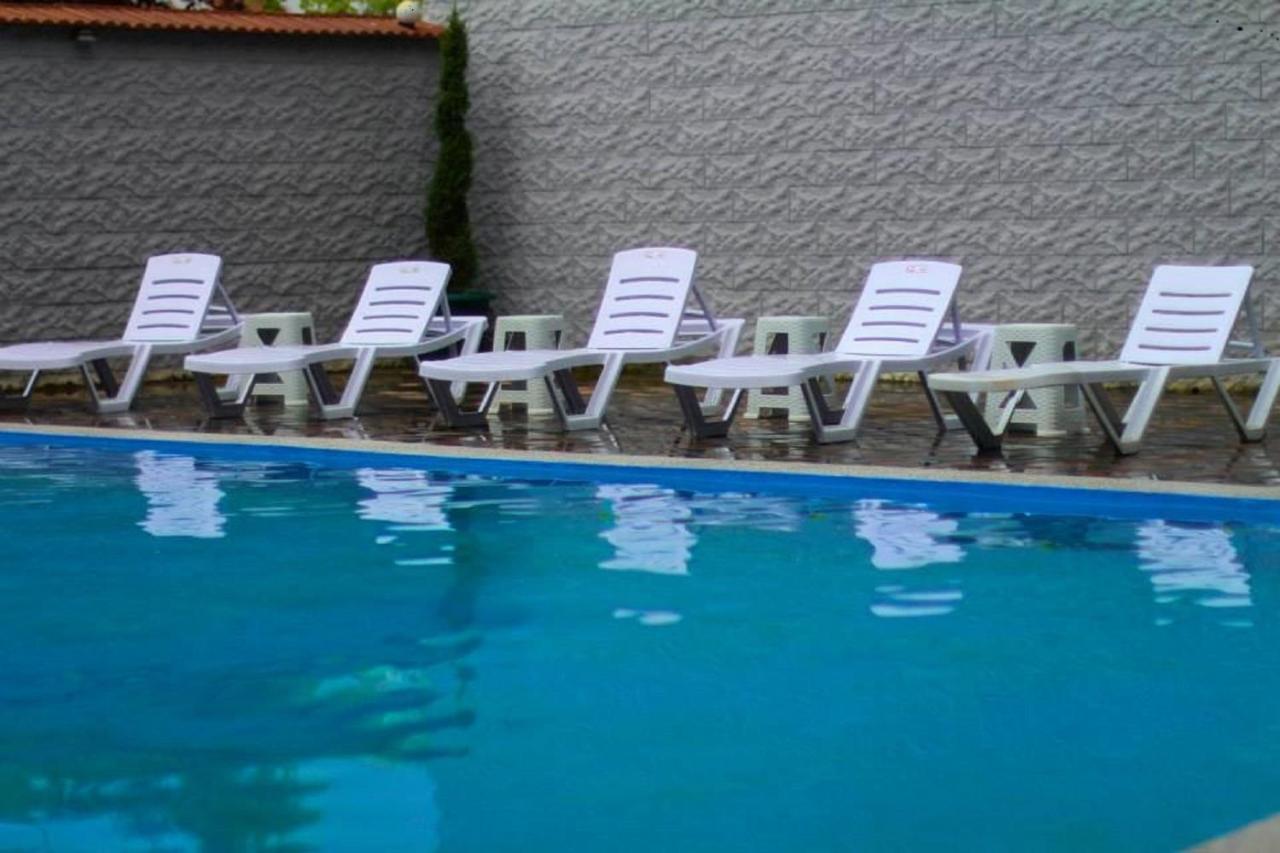 Hulus Hotel Makhinjauri Bagian luar foto