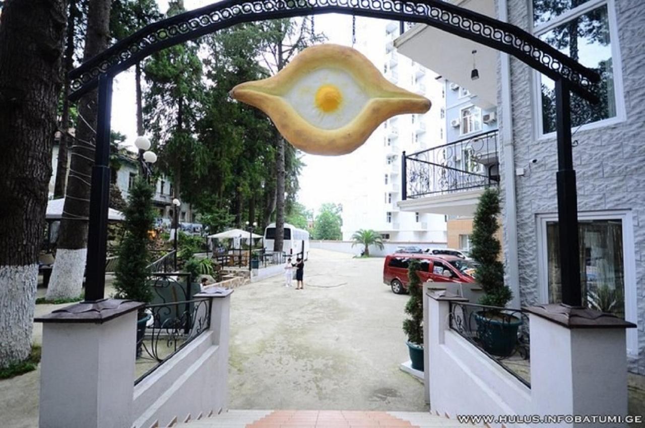 Hulus Hotel Makhinjauri Bagian luar foto