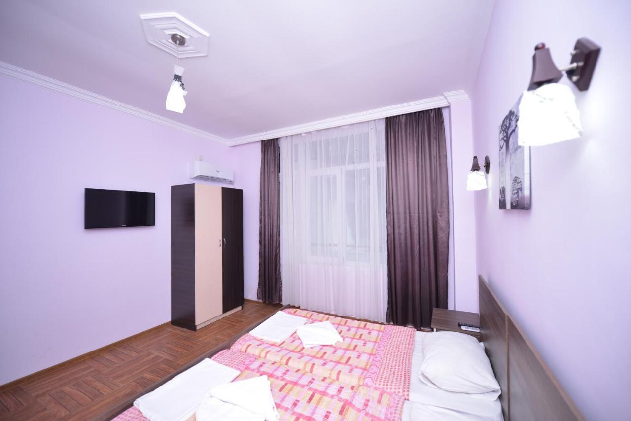 Hulus Hotel Makhinjauri Bagian luar foto