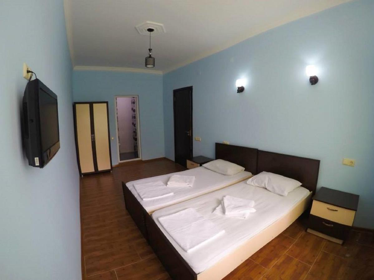 Hulus Hotel Makhinjauri Bagian luar foto