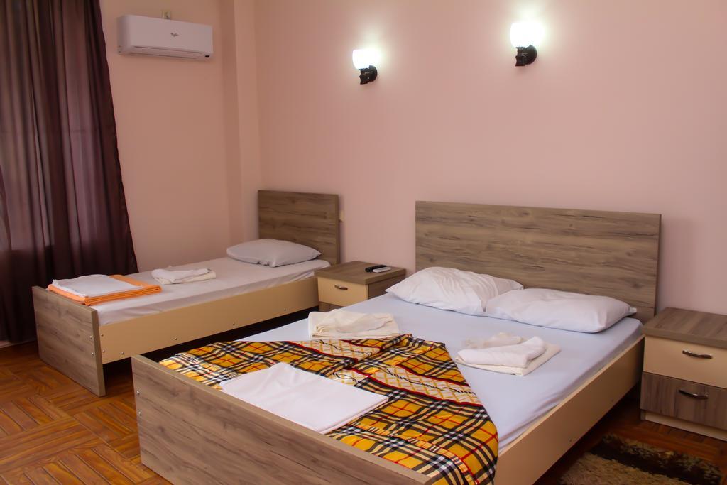 Hulus Hotel Makhinjauri Ruang foto