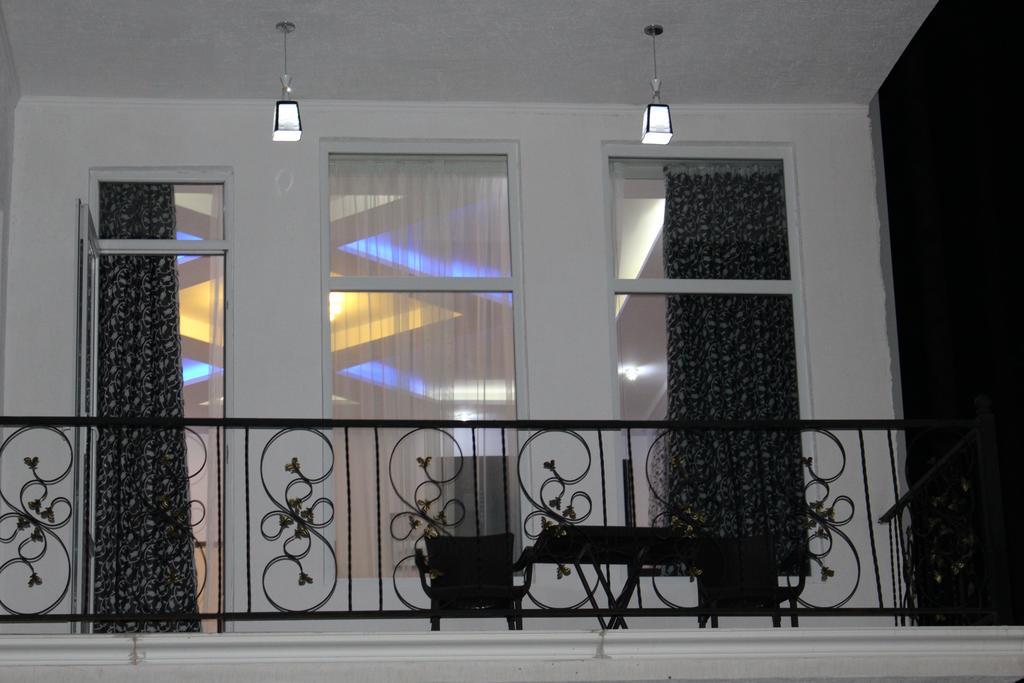 Hulus Hotel Makhinjauri Bagian luar foto
