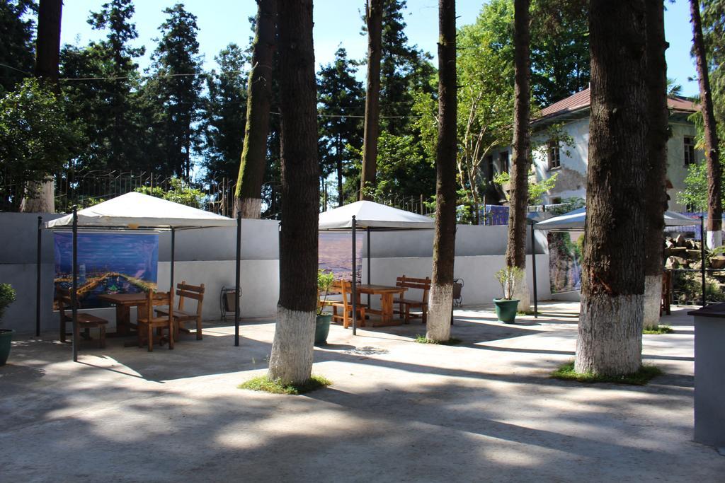 Hulus Hotel Makhinjauri Bagian luar foto