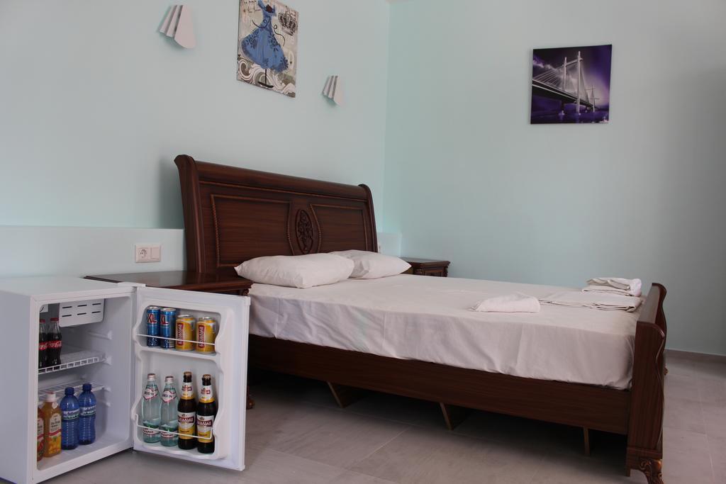 Hulus Hotel Makhinjauri Bagian luar foto